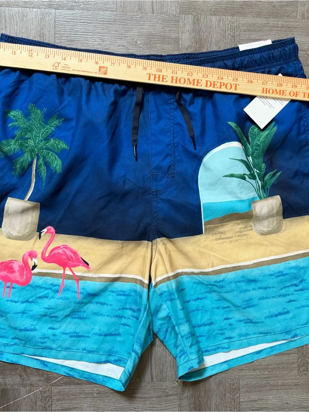 NEW Men’s XL Old Navy Swim Trunks Shorts Pink Flamingo UPF 40 Swimsuit X-Large